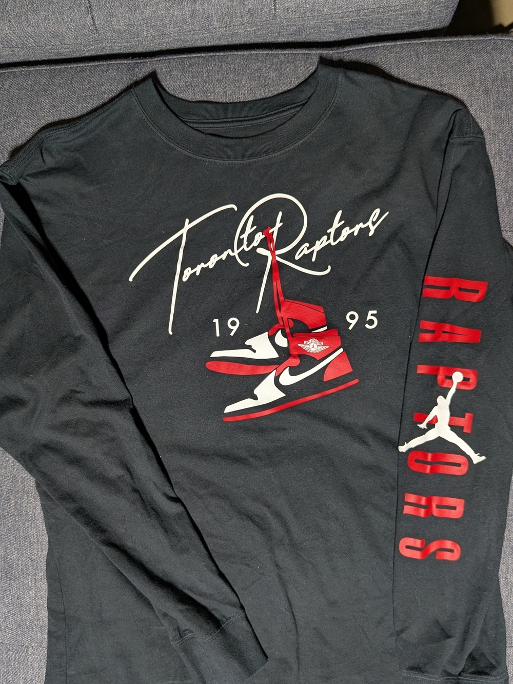 Nike NBA Toronto Raptors x Air Jordan 1 Long Sleeve Graphic Shirt (Men’s Small)